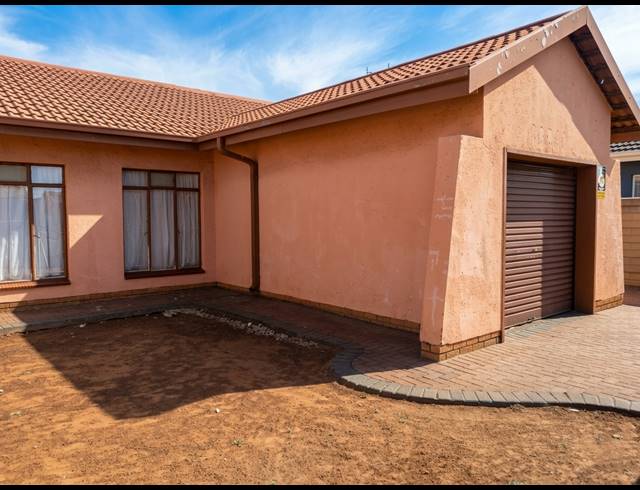 3 BEDROOM HOUSE FOR SALE IN SEBOKENG ZONE 14